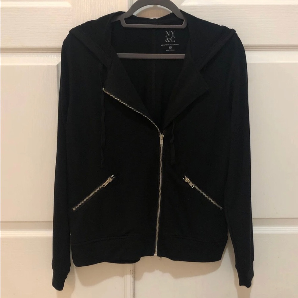 Black zip up NY&Co jacket🖤